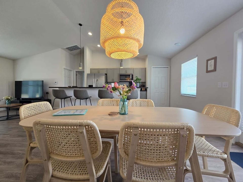 House, 3 Bedrooms | Dining