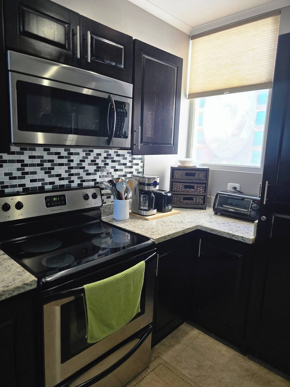 Condo, 2 Bedrooms, Accessible, Balcony | Interior