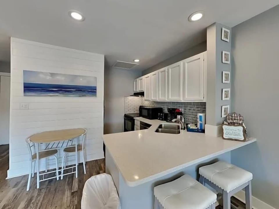 Condo, 1 Queen Bed with Sofa bed (Sandpiper Cove 8242) | Private kitchen