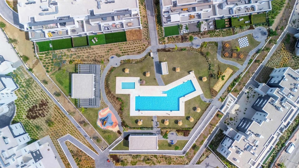 Guests have access to a shared swimming pool, gym and playground located within the complex.
The swimming pool located on the premises is supervised by a qualified lifeguard.