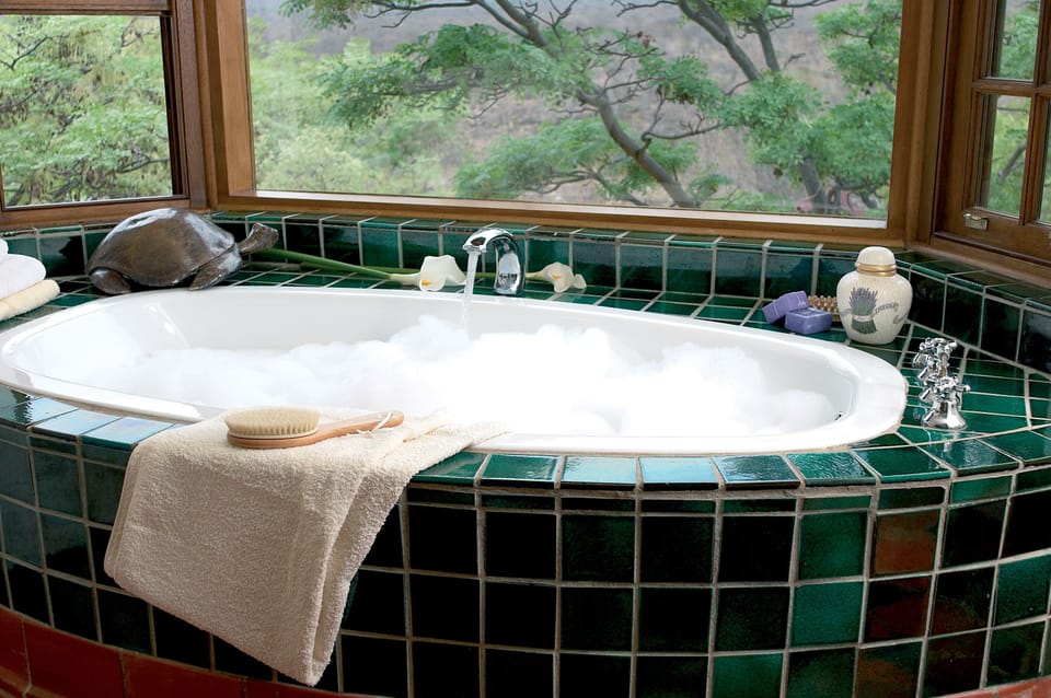 Superior Double Room, Garden View | Bathroom | Free toiletries, hair dryer, towels, soap