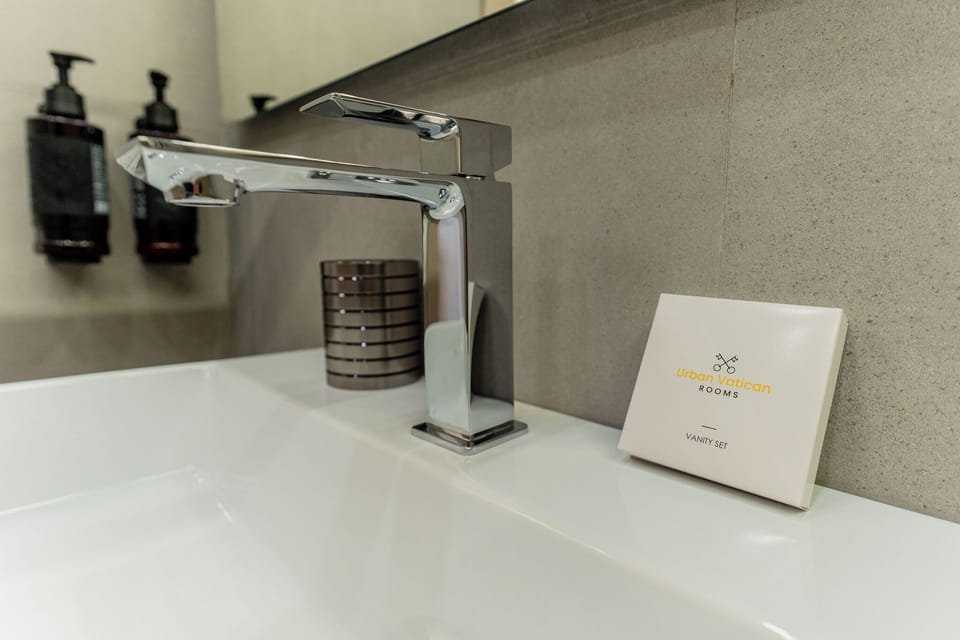 Bathroom amenities