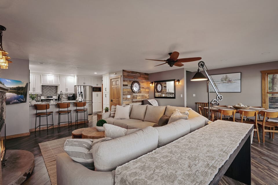 Open layout for maximum entertainment potential.