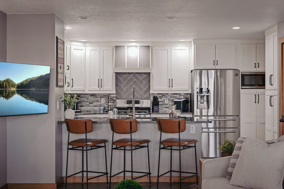 Modern inviting kitchen.