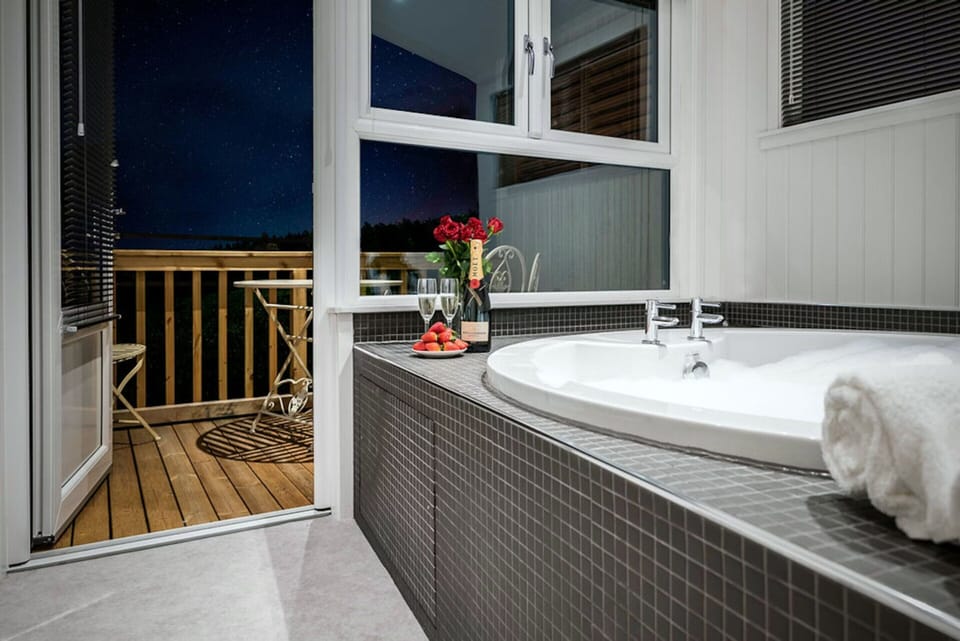 Chalet | Bathroom | Bathtub