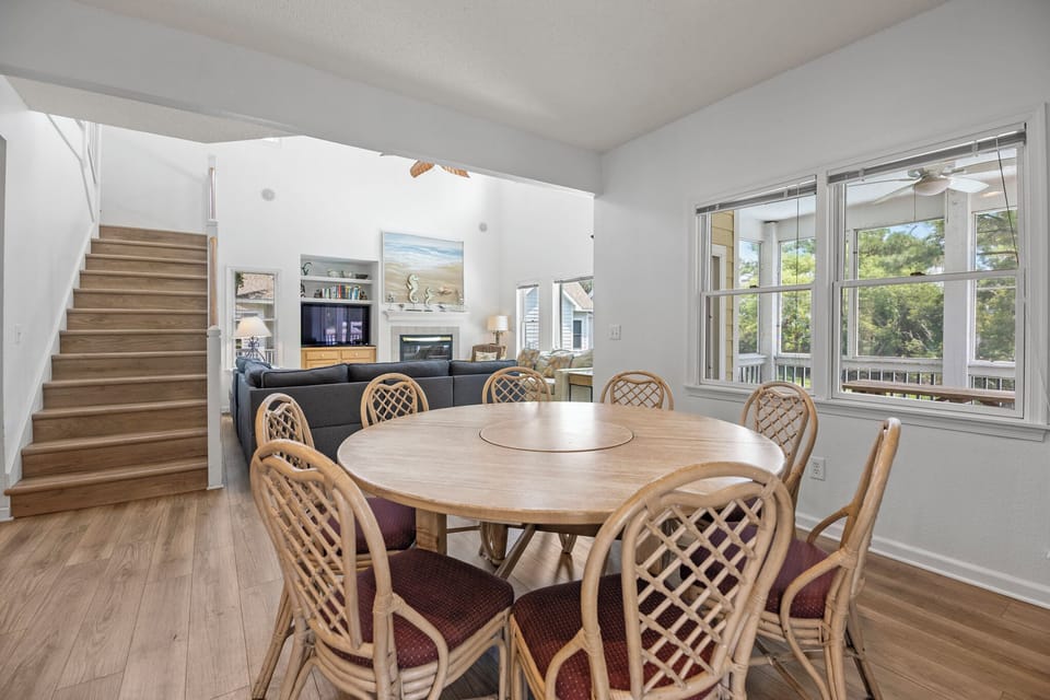 Calm C's: Dining Area for 7