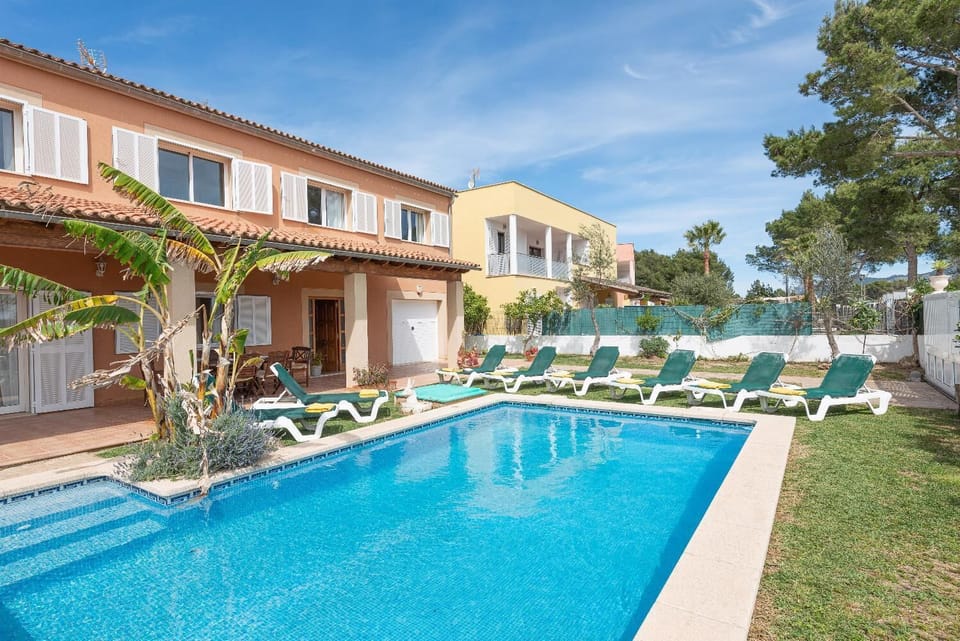 Beautiful villa with private pool and terrace