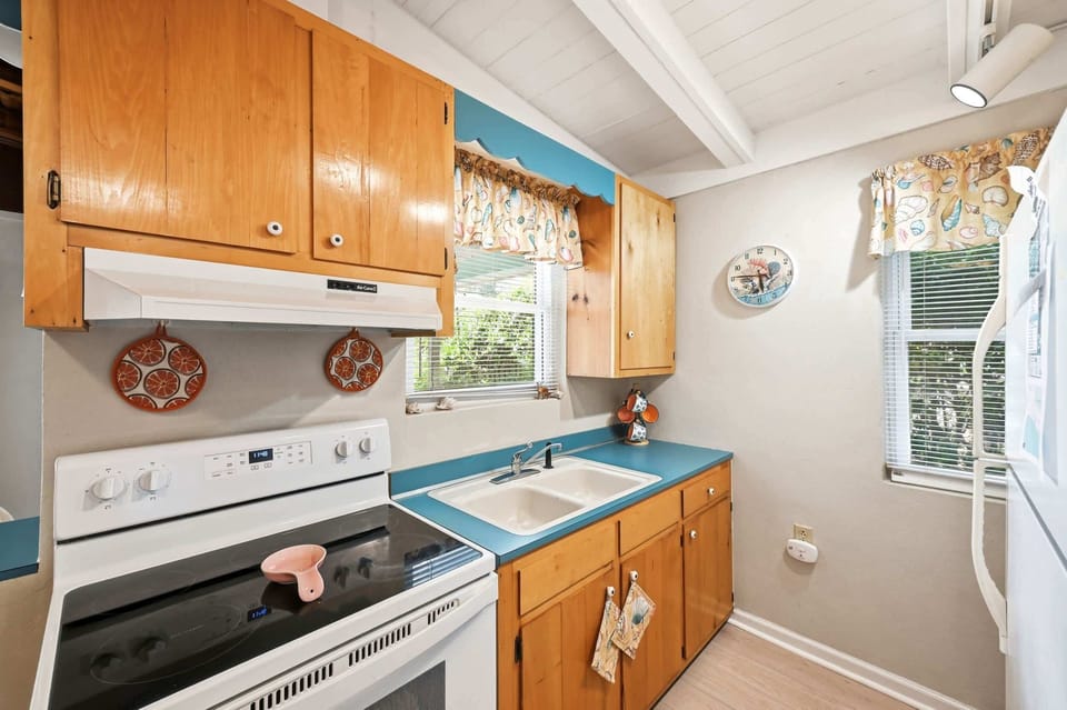 Fully equipped kitchen with everything you need.