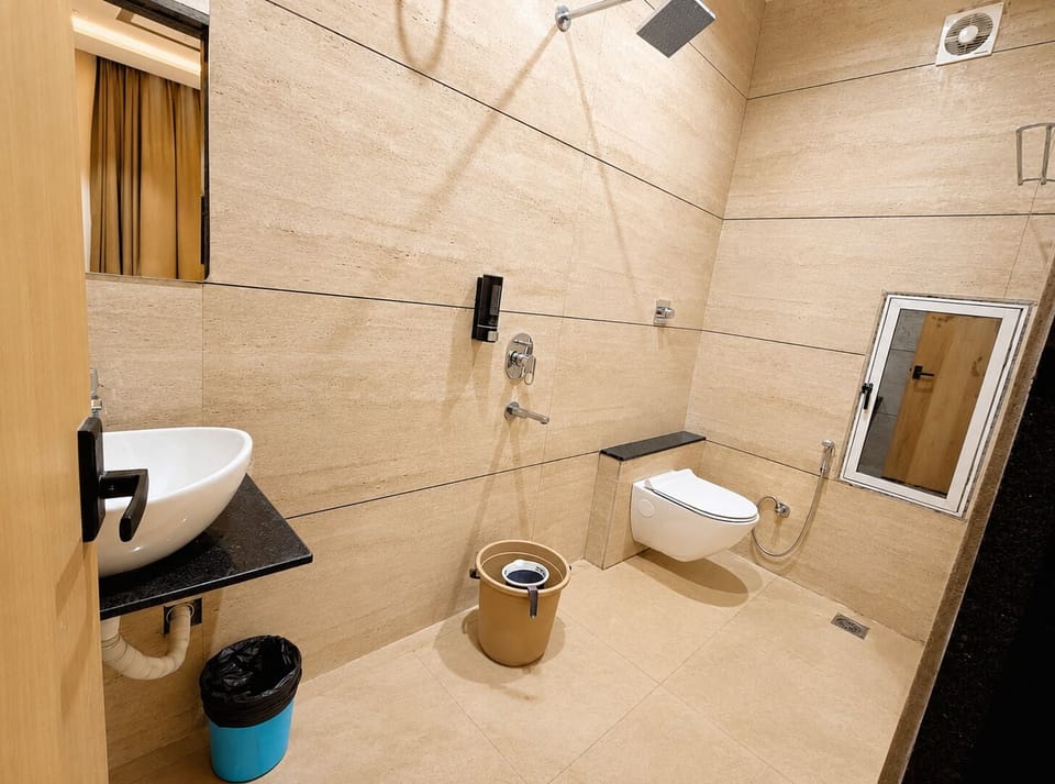 Premium Double Room, City View | Bathroom | Shower, free toiletries, towels, soap