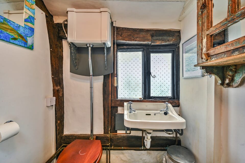 Hastings Old Town Cottage for 4 Cottage in Hastings