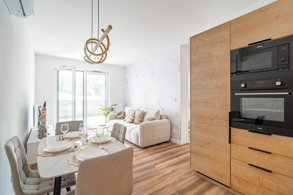 Kraków Top Location Apartment with Parking & Terrace | Book Now with RENTUJEMY.COM