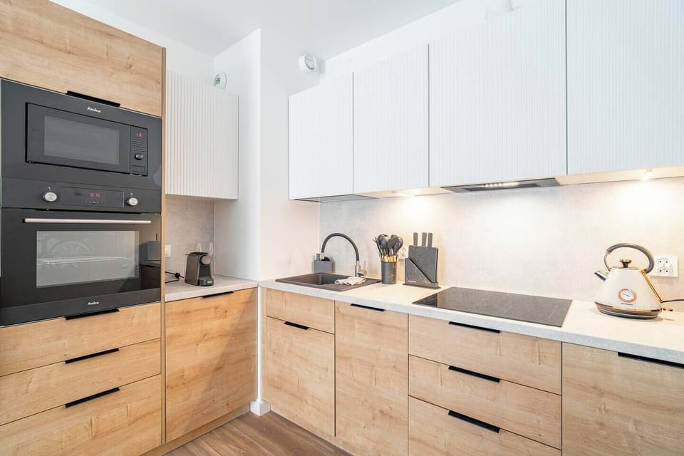 Kraków Top Location Apartment with Parking & Terrace | Book Now with RENTUJEMY.COM