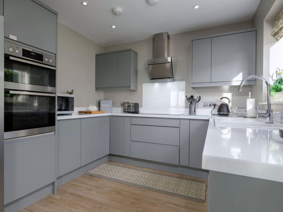 Cottage | Private kitchen | Highchair