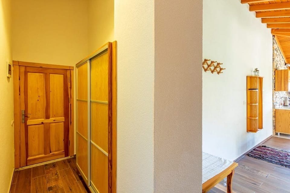 Deluxe Studio Suite, Sea View | Interior