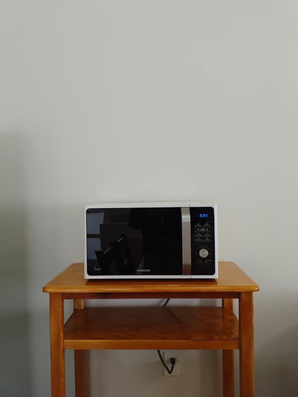 Standard Apartment, 1 Bedroom, Kitchen | Private kitchen | Full-size fridge, microwave, stovetop, cookware/dishes/utensils