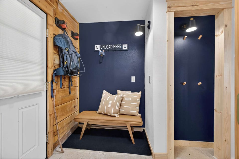 Drop your gear, kick off your boots & settle in — the mudroom keeps adventure organized from day one.