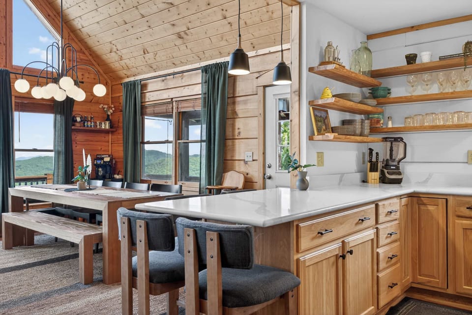 Open, bright & made for gathering — the kitchen flows right into where the memories happen.