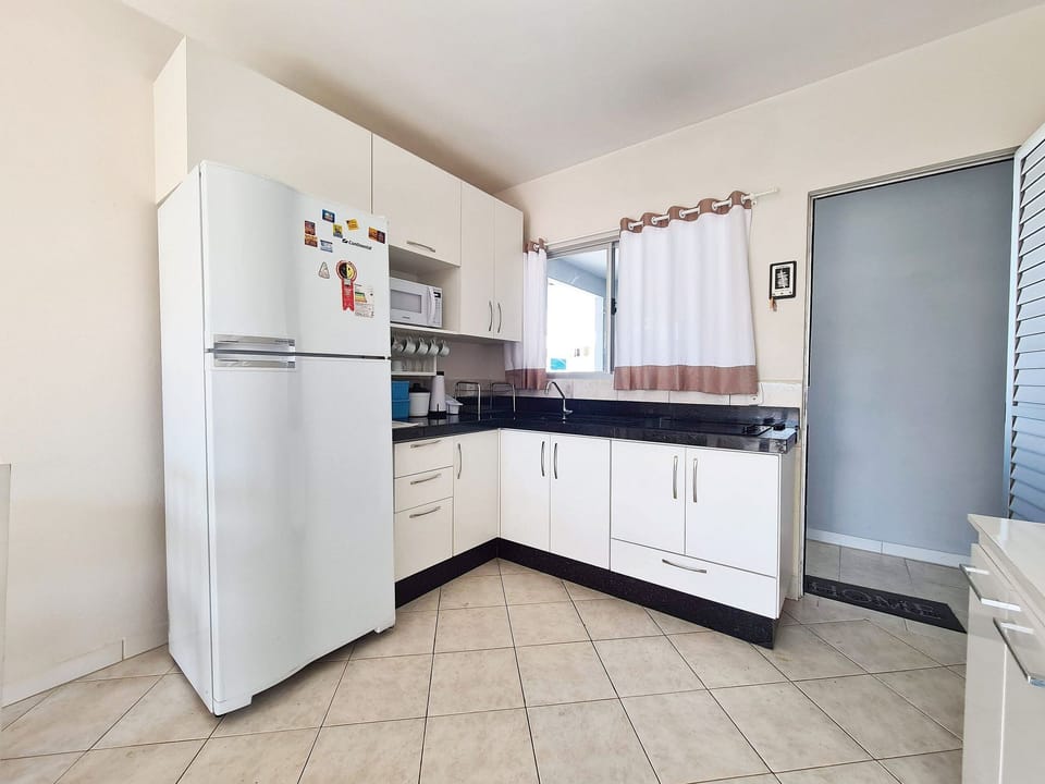 Basic Apartment | Private kitchen