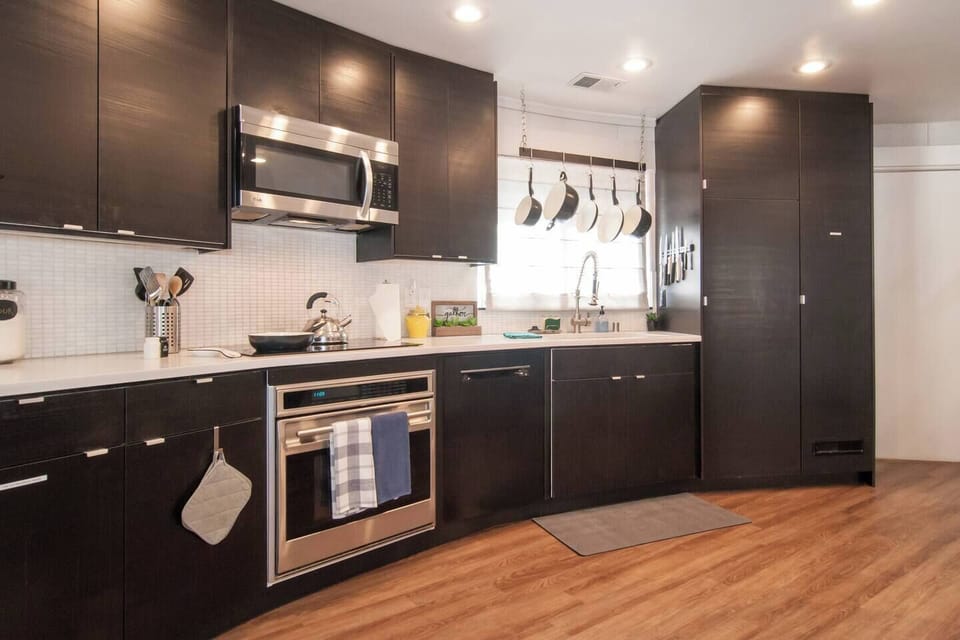 Another view of the kitchen