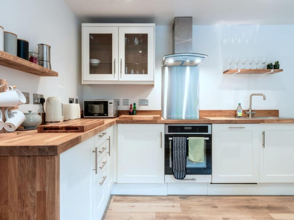 Cottage | Private kitchen | Highchair