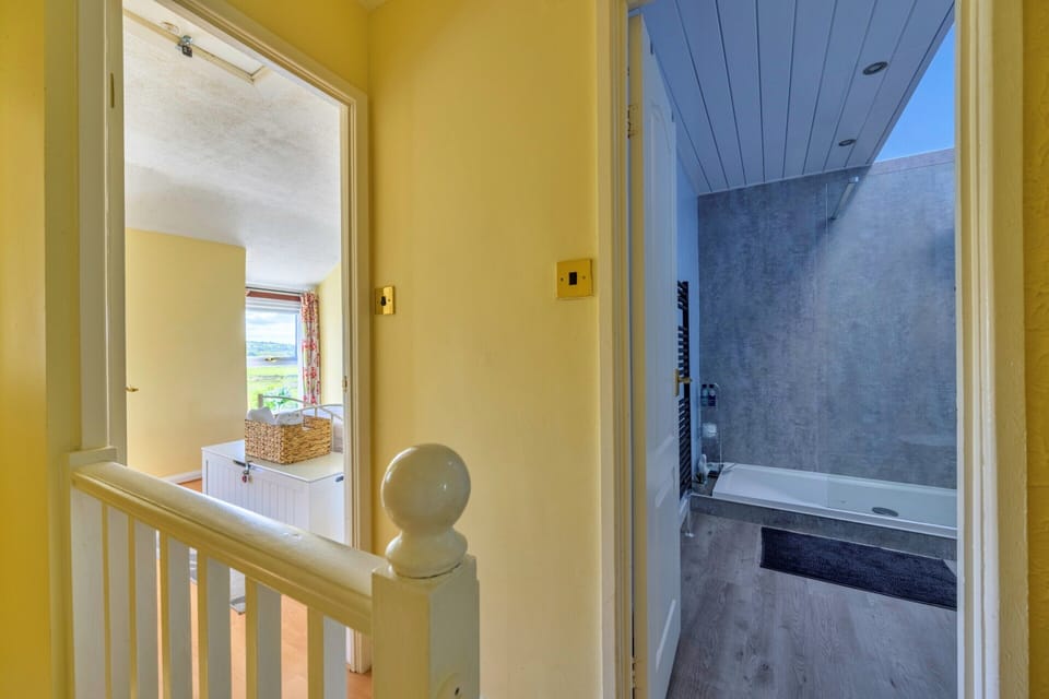 House | Bathroom