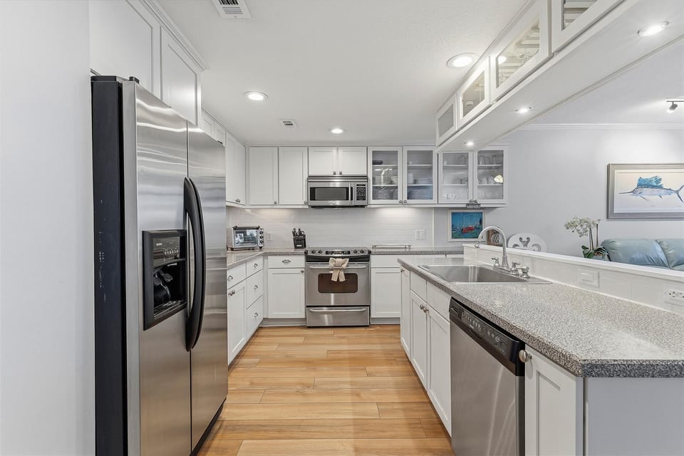 Condo, Multiple Beds (Marker 33 #1C3) | Private kitchen