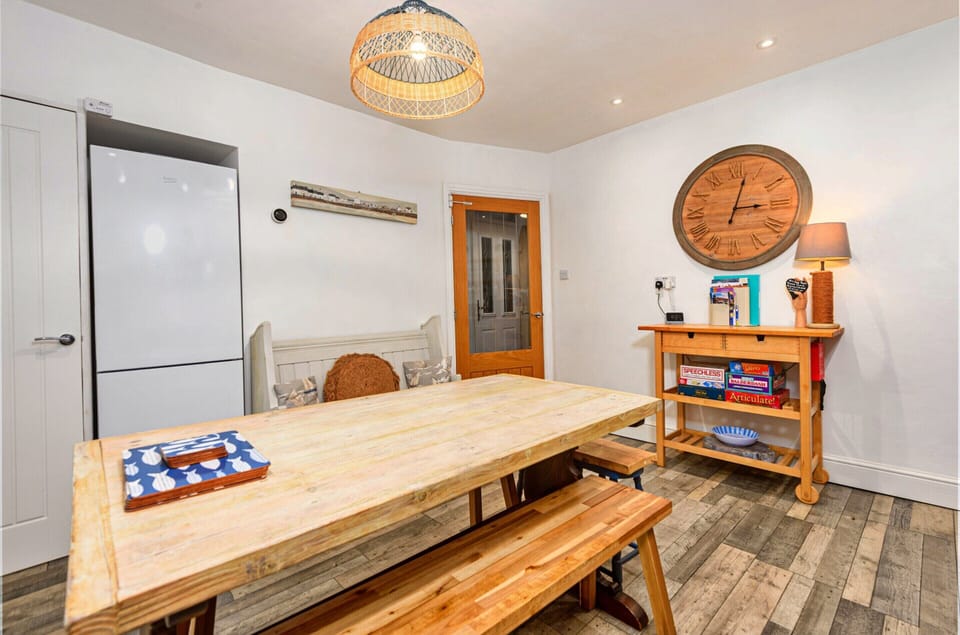 Cottage | Dining
