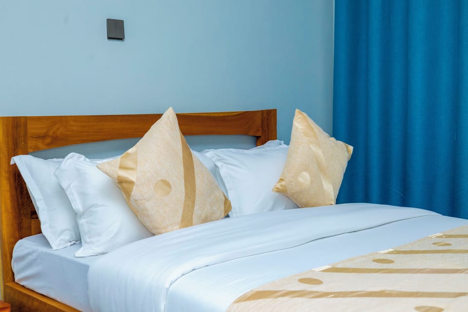 Standard Double Room, Garden View | Desk, laptop workspace, WiFi (free)