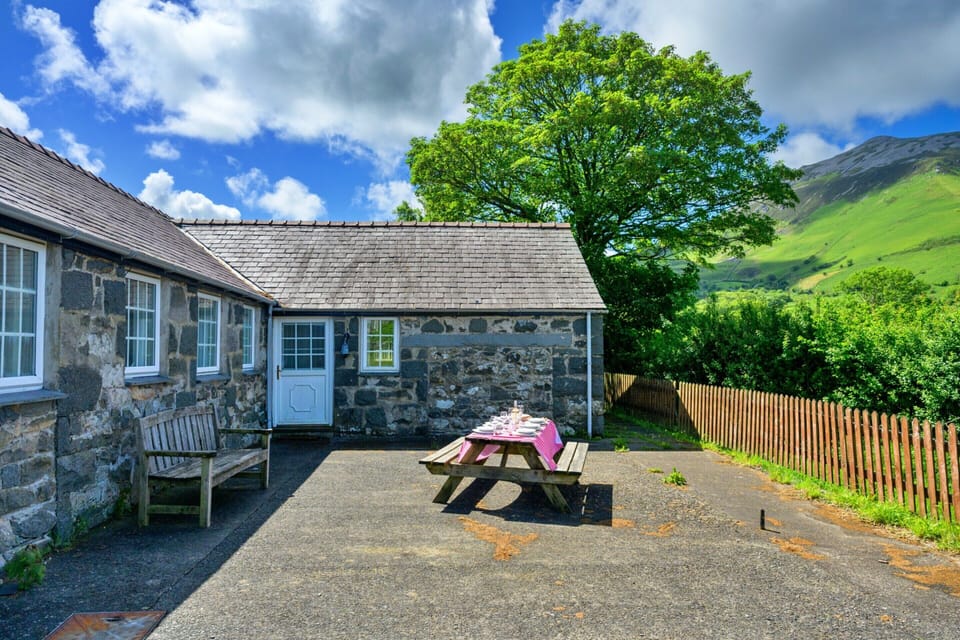 Cottage | Balcony