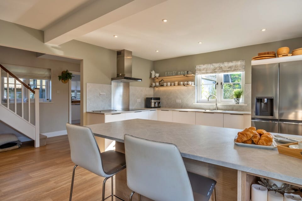 Cottage | Dining