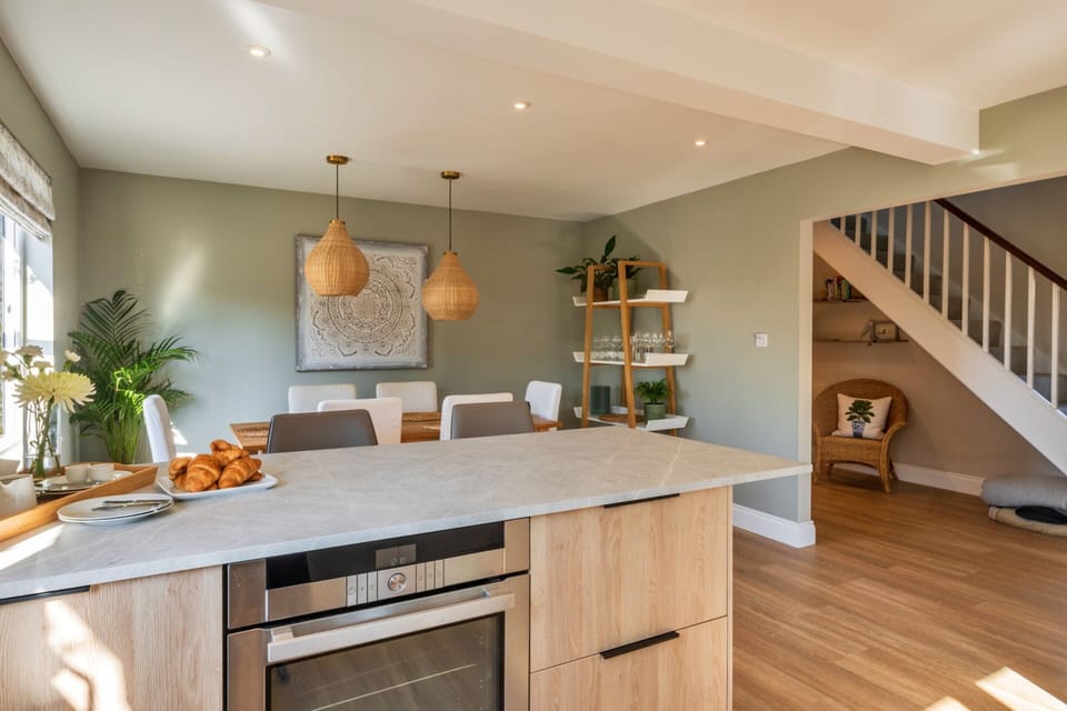 Cottage | Dining