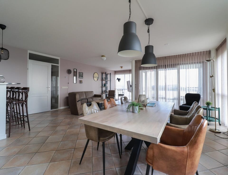 Apartment | Dining