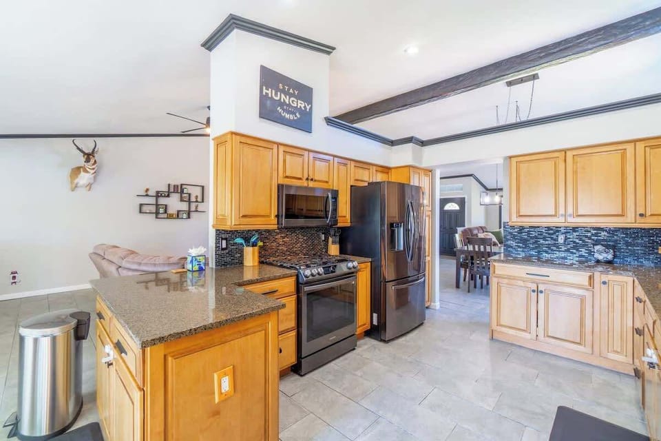 House, Multiple Beds, Mountain View (Ghost Rider) | Private kitchen