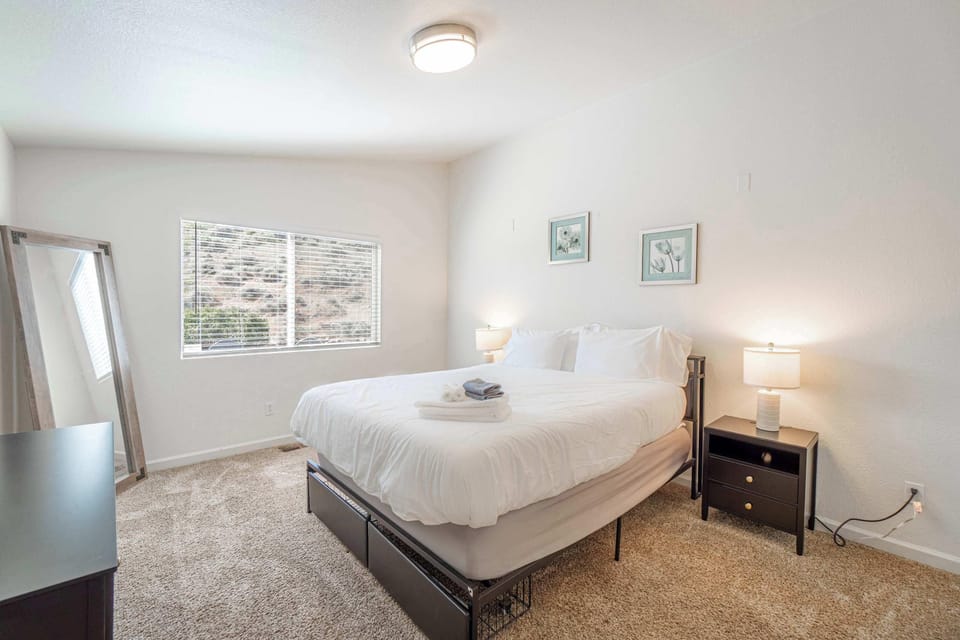 House, Multiple Beds, Garden View (Carousel) | 3 bedrooms, individually decorated, individually furnished, bed sheets