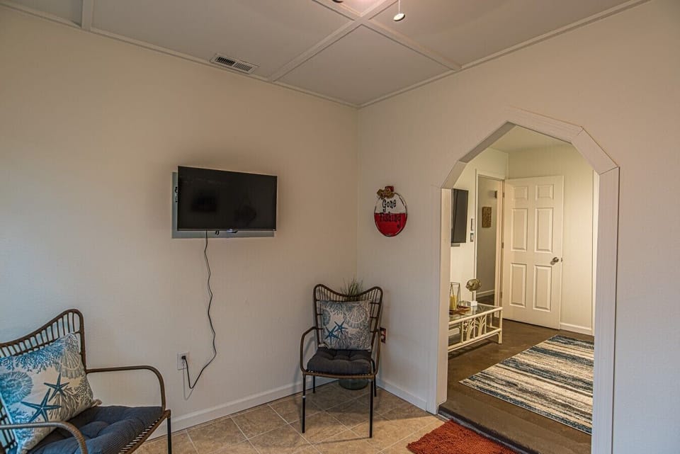 Sitting Area | Game Room