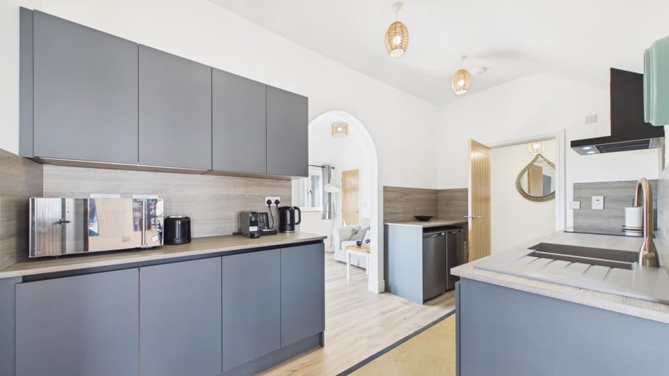 The Olde Log Cabin - 3 Bedroom - Beavers Hill (29397)