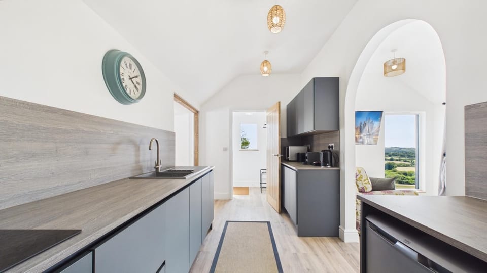 The Olde Log Cabin - 3 Bedroom - Beavers Hill (29398)