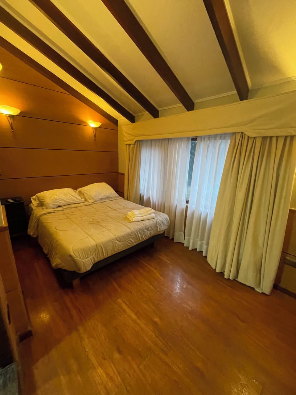 Standard Double Room, Partial Sea View | WiFi (free)