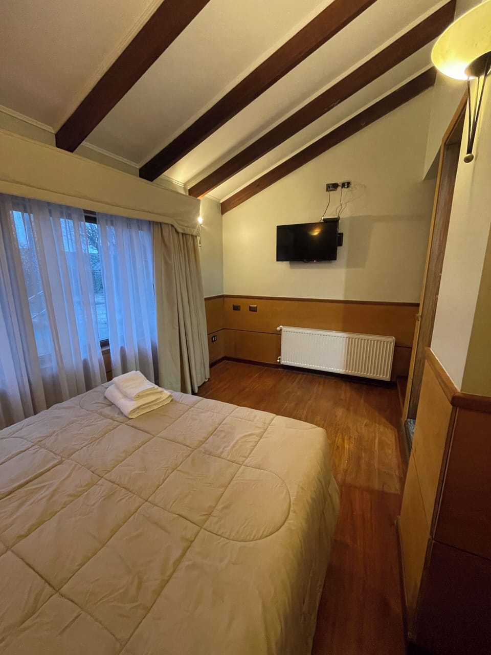 Standard Double Room, Partial Sea View | WiFi (free)