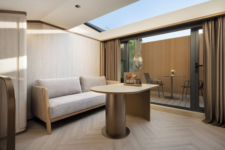Signature Double Room | Down comforters, minibar (free items), desk, laptop workspace