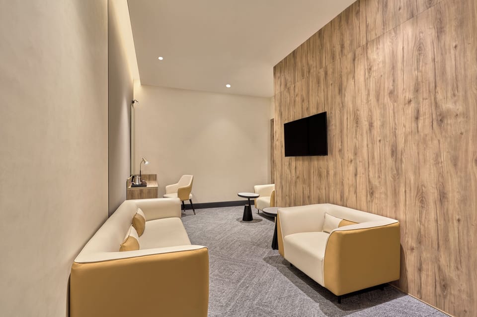 Executive Suite | Interior