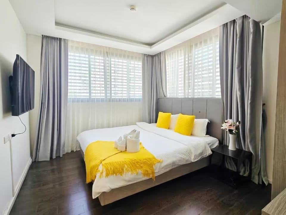Apartment, 2 Bedrooms | Iron/ironing board, WiFi (free)