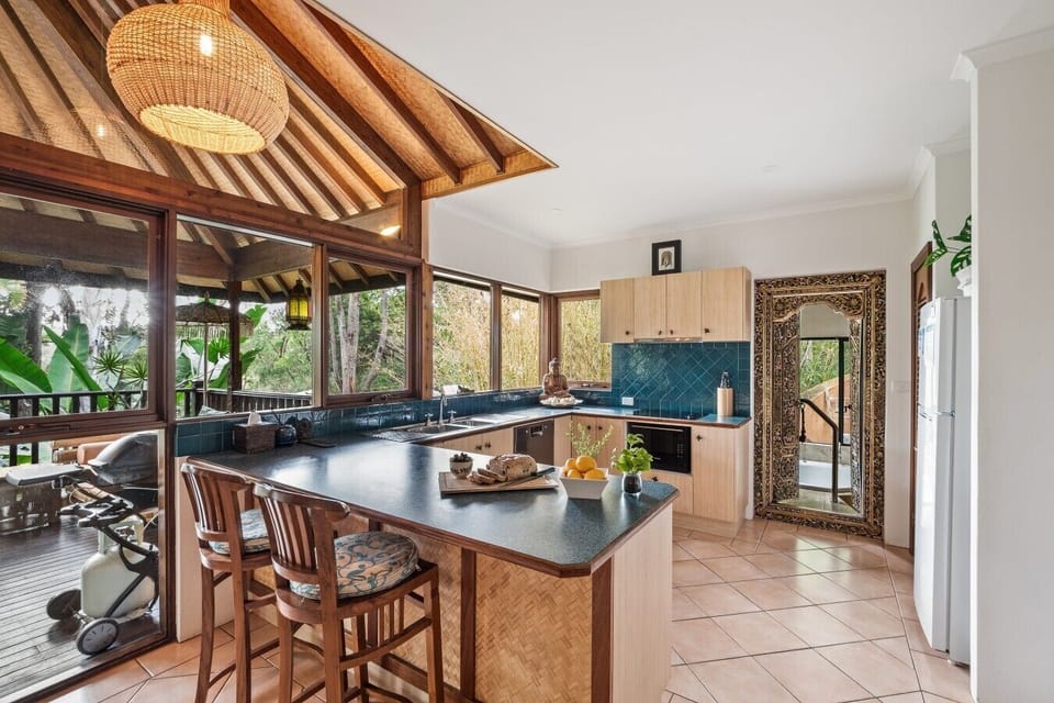 Fully equipped kitchen
