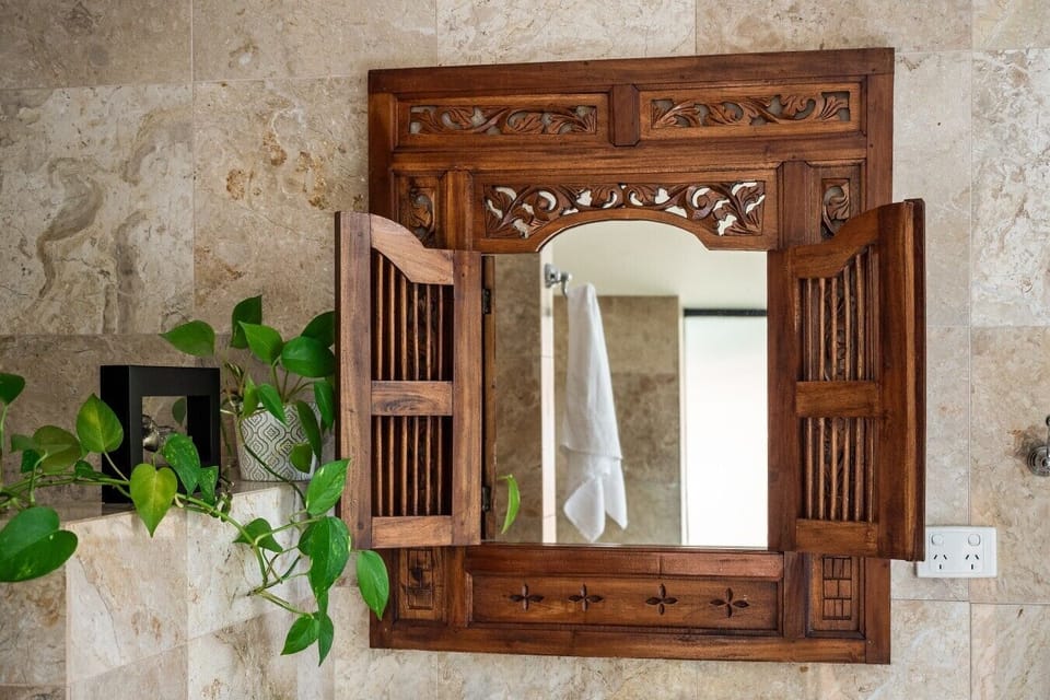 Bathroom 2 - Vanity mirror