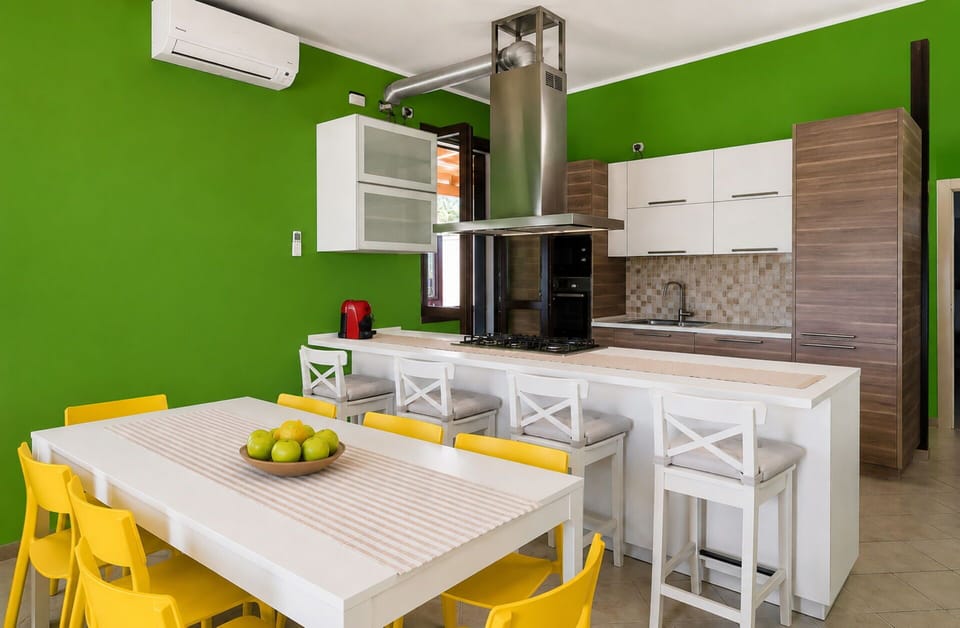 Autumn, Kitchen, Living Room, Spring, Summer