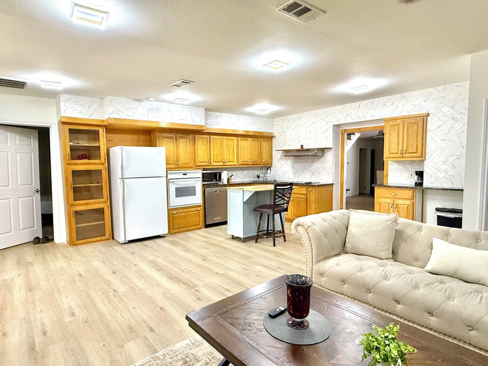Open plan kitchen & living 