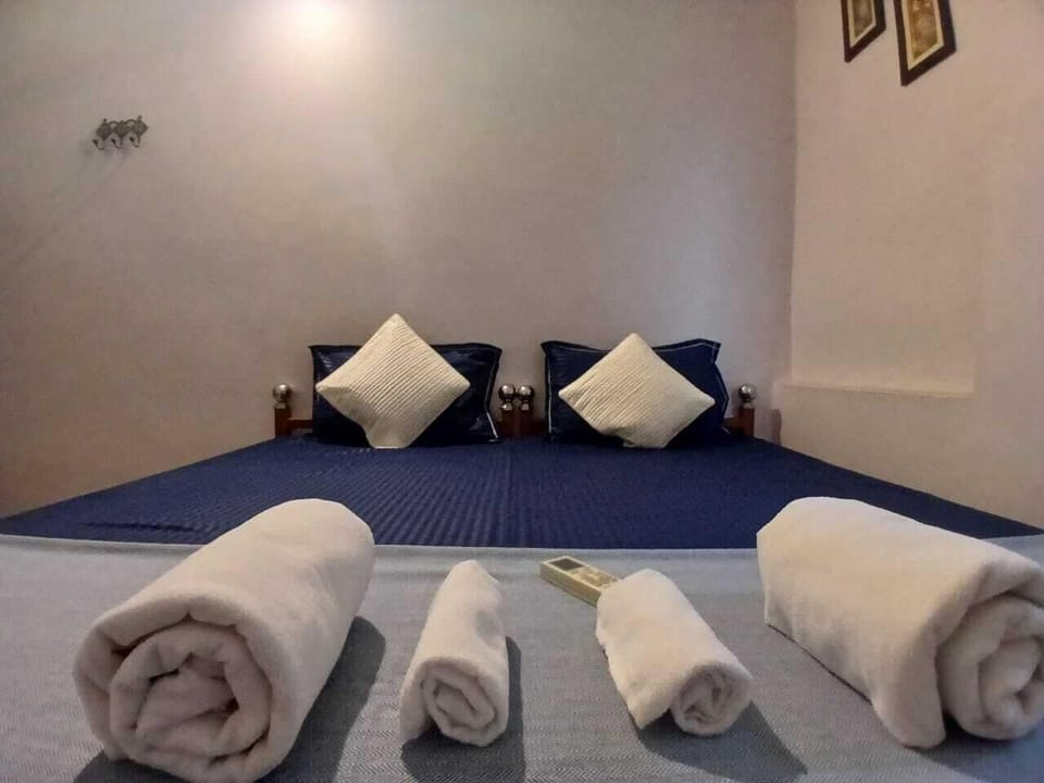 Deluxe Double Room, Balcony, Mountain View | WiFi (free), bed sheets
