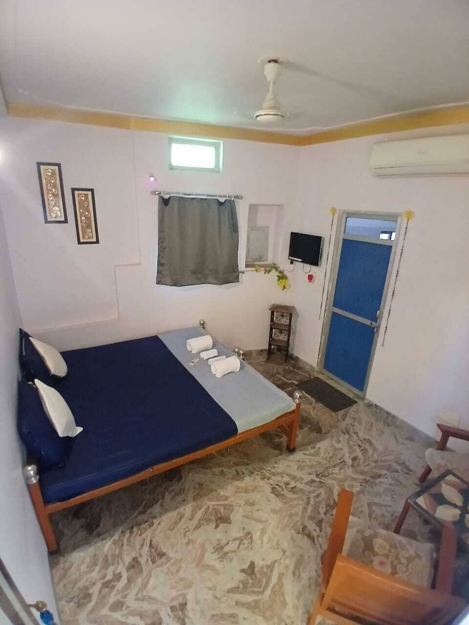 Deluxe Double Room, Balcony, Mountain View | WiFi (free), bed sheets