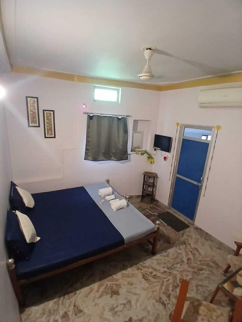 Deluxe Double Room, Balcony, Mountain View | WiFi (free), bed sheets