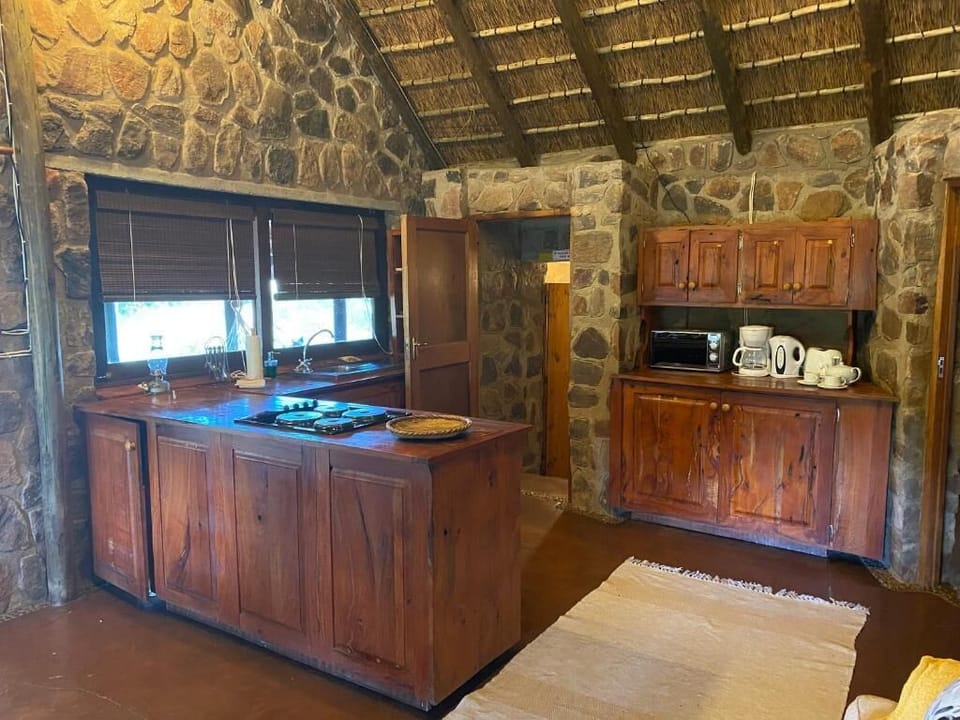 Deluxe Cottage, Patio, River View | Interior
